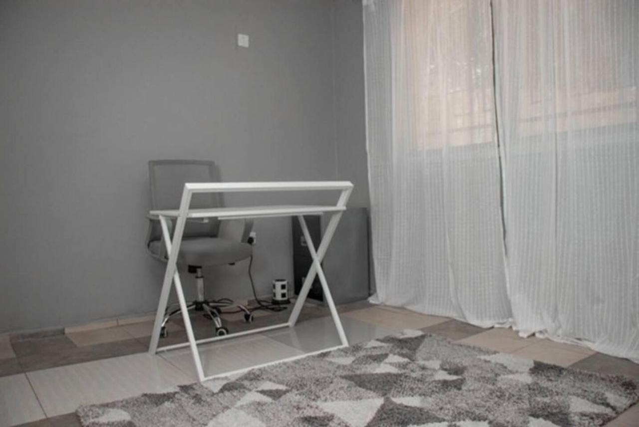 Fully Air-Con 3Bed Villa-Wifi -Hot Water -Cable Tv Freetown Dış mekan fotoğraf